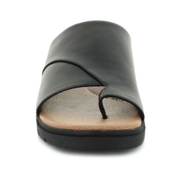 BareTraps Black Sandals with Open Toe Design and Cushioned Sole - Picture 3 of 5
